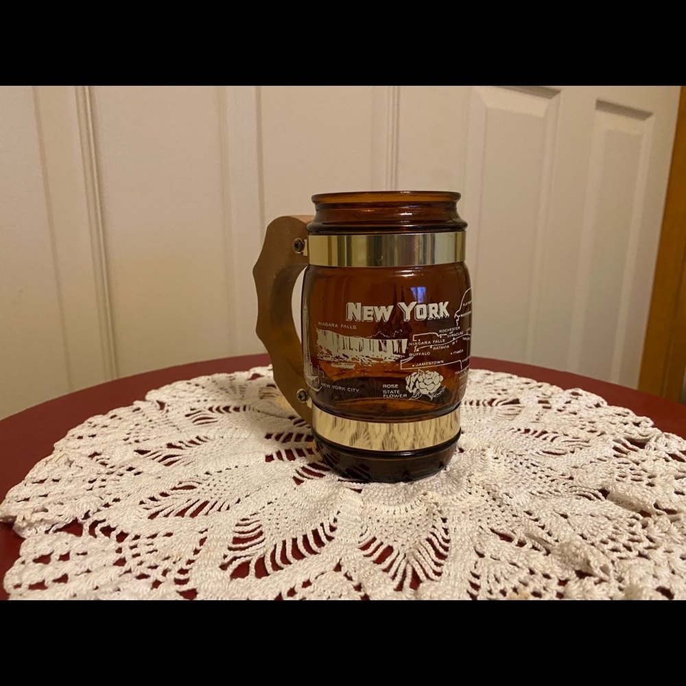 Fiesta Ware Vintage New York souvenir glass/mug with wooden handle